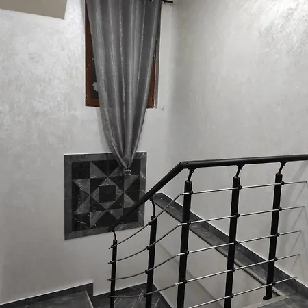 Elegante Et Spacieuse Maison A
