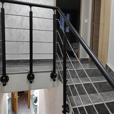 Elegante Et Spacieuse Maison A *